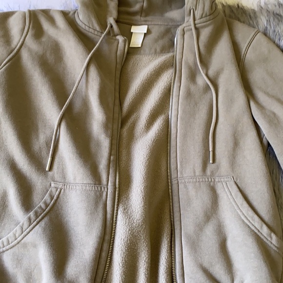 H&M green zip up hoodie - Picture 4 of 4